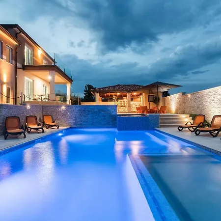 Fuer Grosse Ansprueche Mit Grossem Pool, Sauna, Whirlpool, Billard Hébergement de vacances