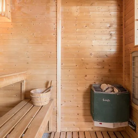 Hébergement de vacances Fuer Grosse Ansprueche Mit Grossem Pool, Sauna, Whirlpool, Billard *