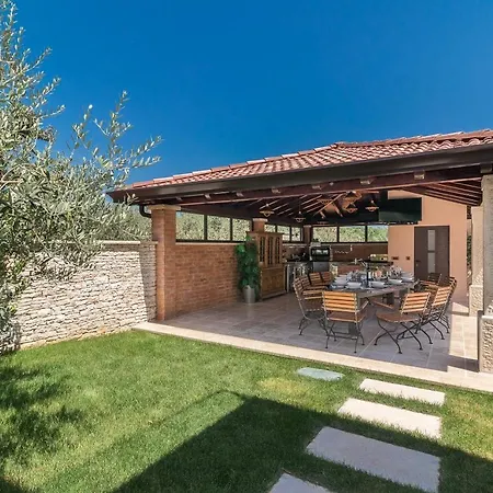 Prázdninový dům Fuer Grosse Ansprueche Mit Grossem Pool, Sauna, Whirlpool, Billard Ližnjan