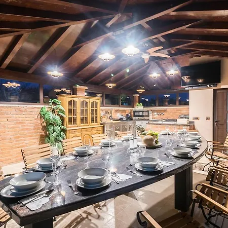 Prázdninový dům Fuer Grosse Ansprueche Mit Grossem Pool, Sauna, Whirlpool, Billard Ližnjan