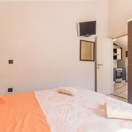 Prázdninový dům Fuer Grosse Ansprueche Mit Grossem Pool, Sauna, Whirlpool, Billard Ližnjan